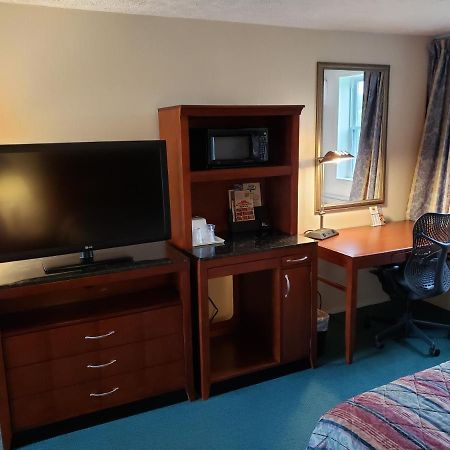 Huntingdon Motor Inn Buitenkant foto