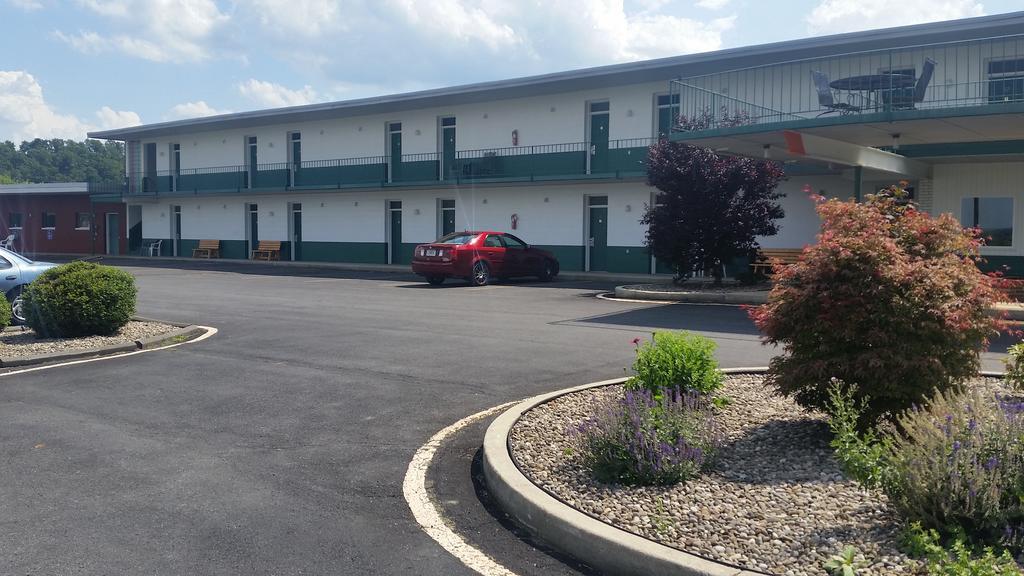 Huntingdon Motor Inn Buitenkant foto