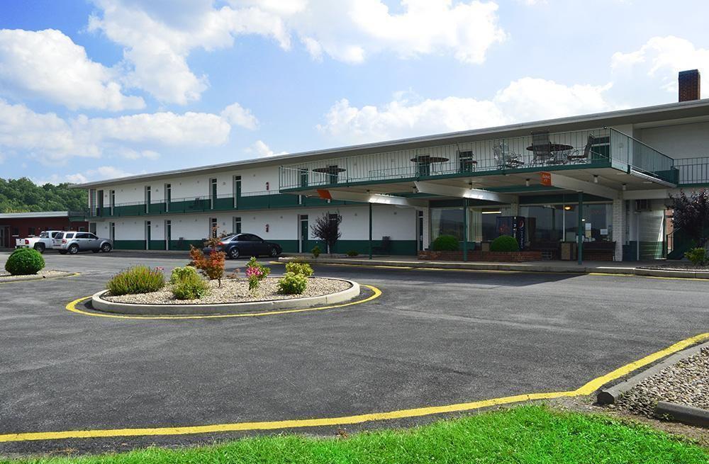 Huntingdon Motor Inn Buitenkant foto