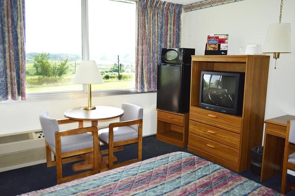 Huntingdon Motor Inn Buitenkant foto