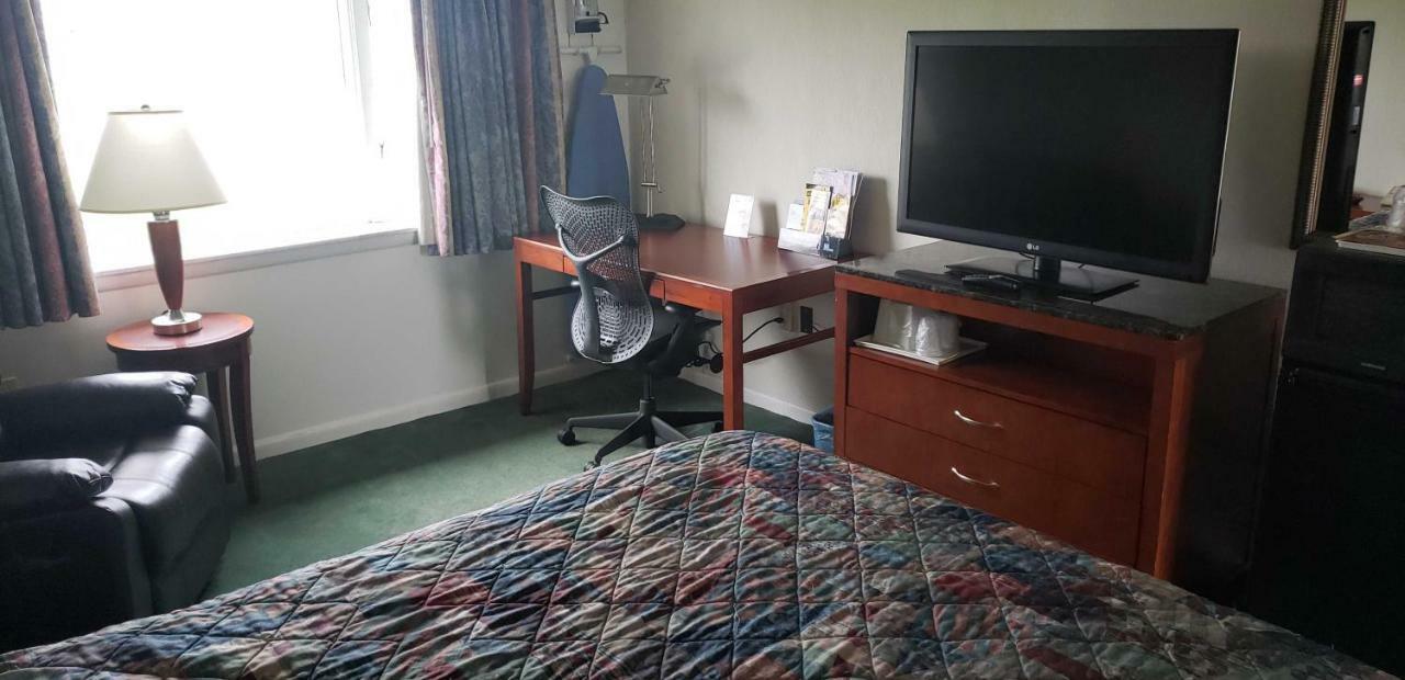 Huntingdon Motor Inn Buitenkant foto