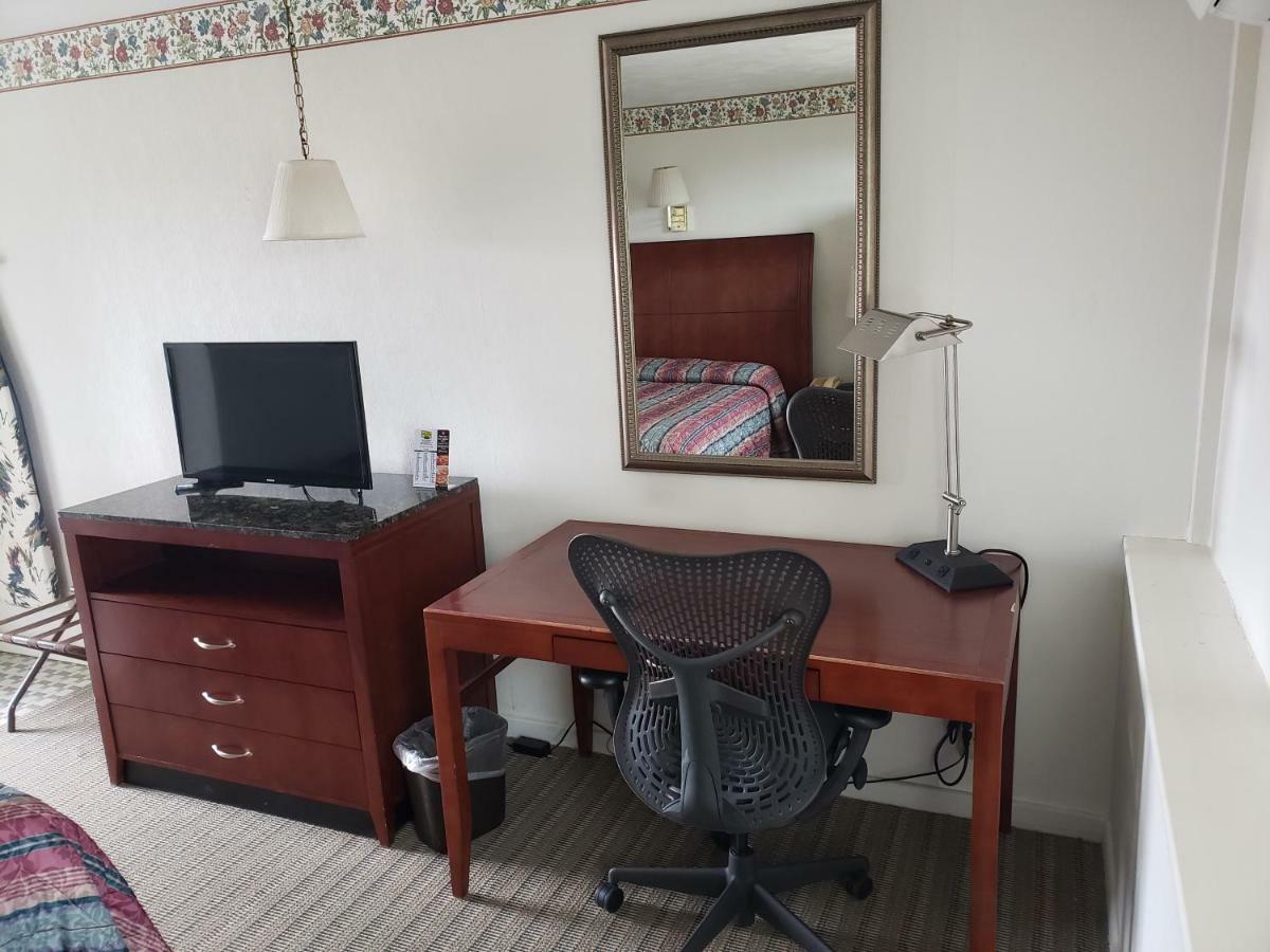 Huntingdon Motor Inn Buitenkant foto