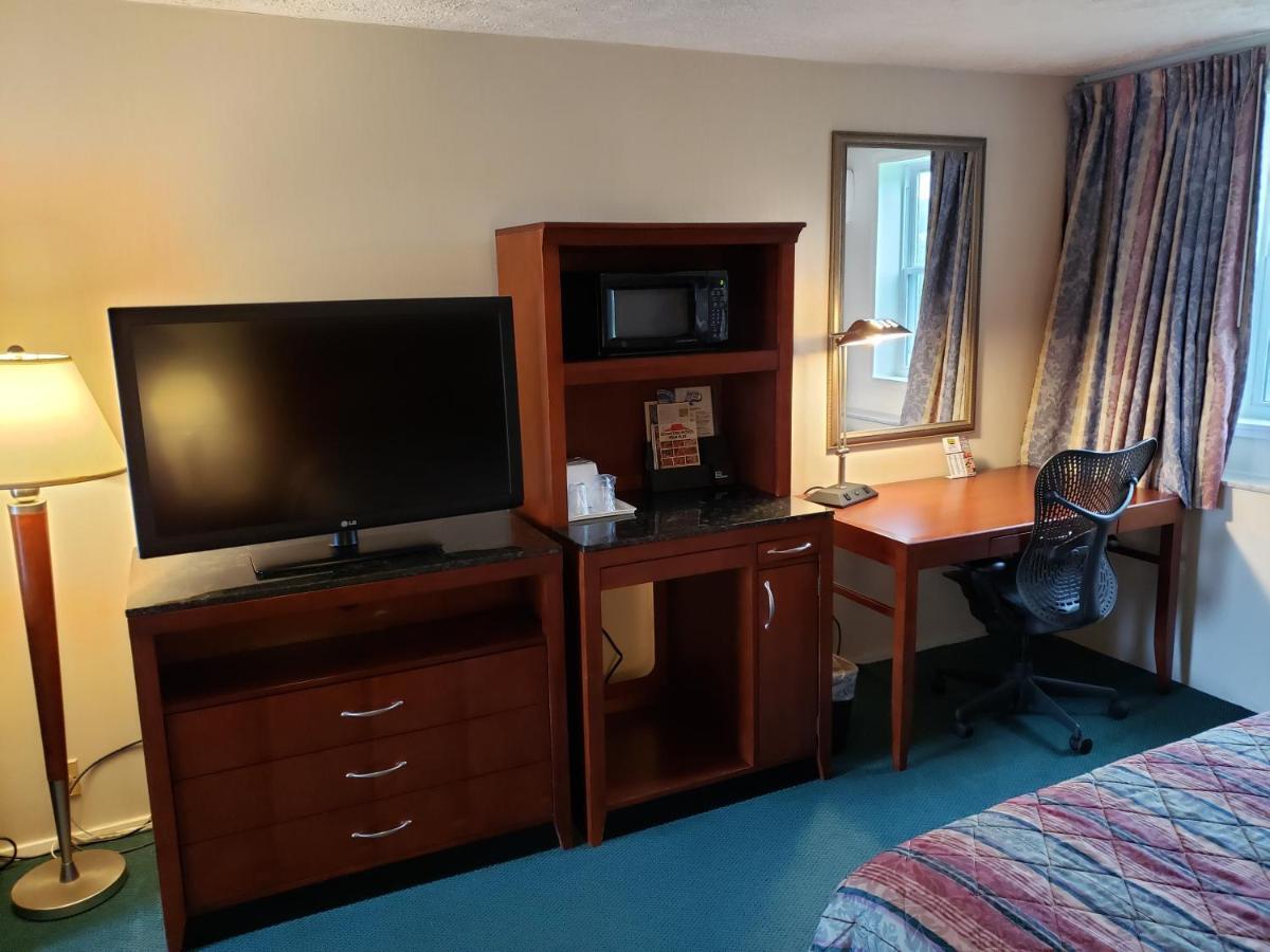 Huntingdon Motor Inn Buitenkant foto