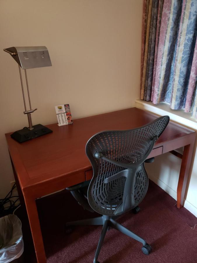 Huntingdon Motor Inn Buitenkant foto